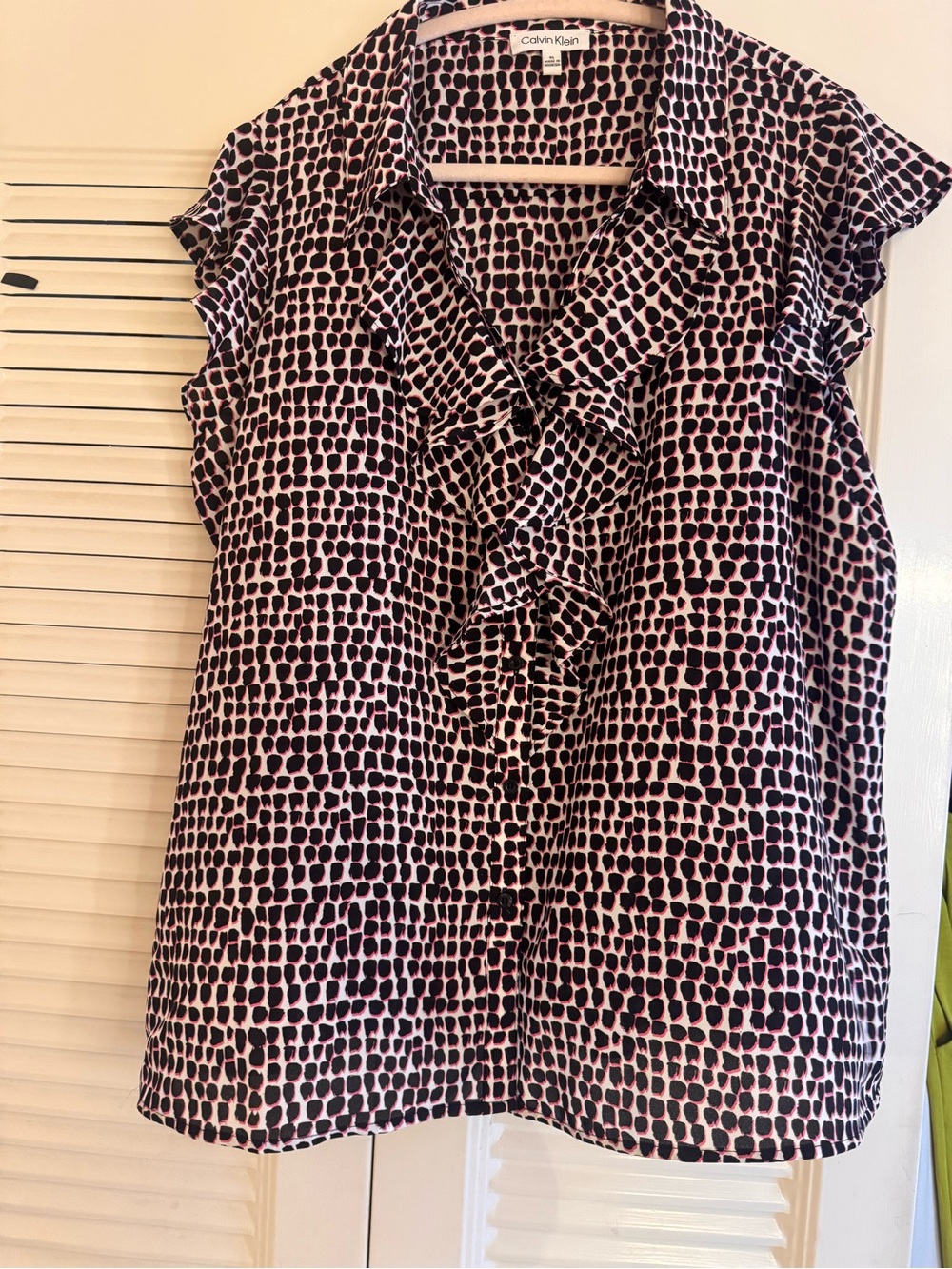Calvin Klein Pink and Black Ruffle V-Neck Cap-Sleeve Blouse